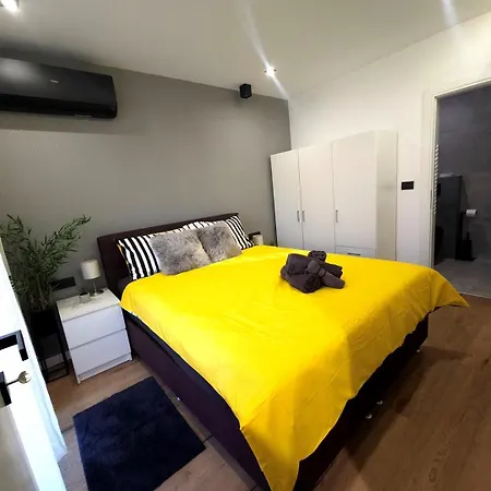 Onyx Holiday home *