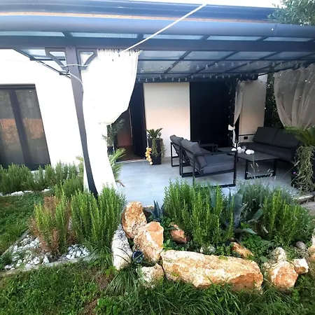 Onyx Holiday home *